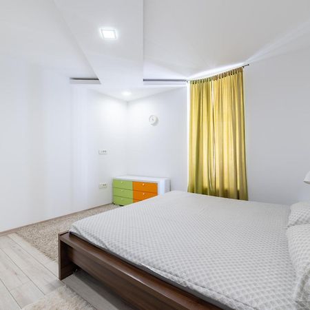Old Town Colorful Two-Bedroom Apartment SJJ Extérieur photo